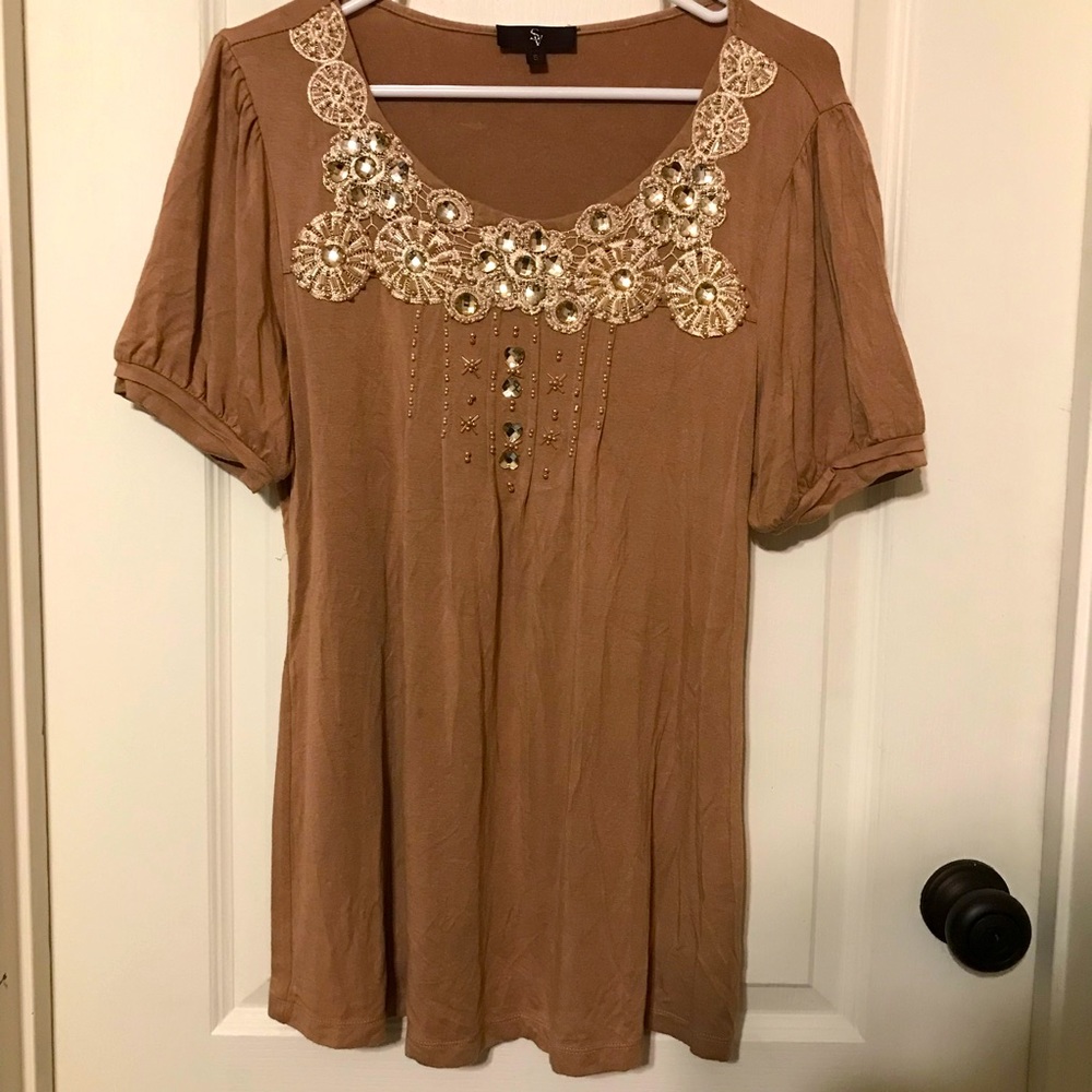 Classic SV brown blouse embellished w/ lace appliqués & rhinestones, size Xlarge